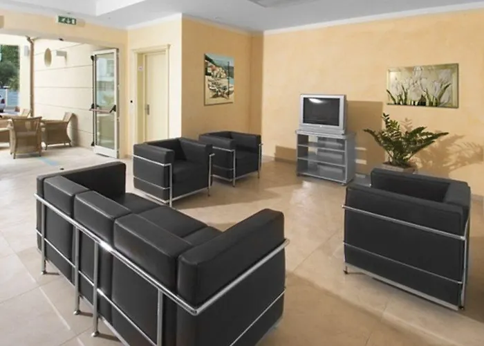 Residenza Levante アパート リッチョーネ